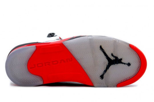 air-jordan-retro-v-5-fire-red-4-540x359